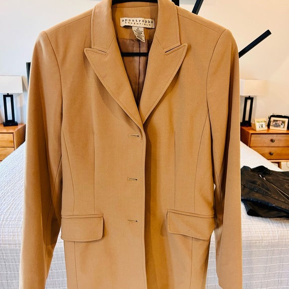 Closet cleaning, everything is $10+shipping sizes vary from medium to XL - Picture 7 of 8